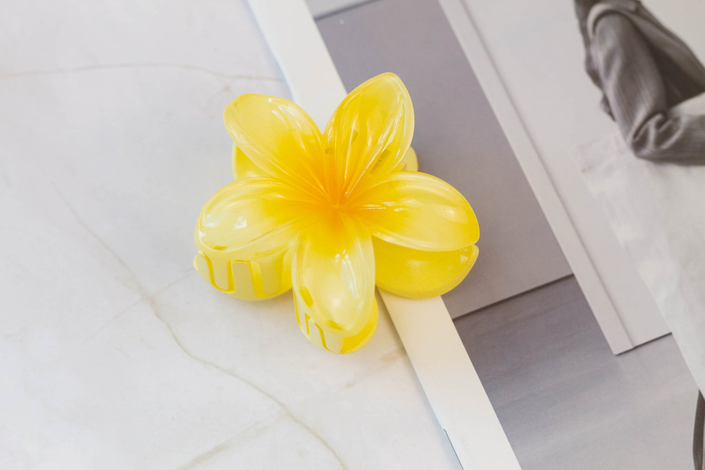 Hawaiian Flower Hair Claw Clip