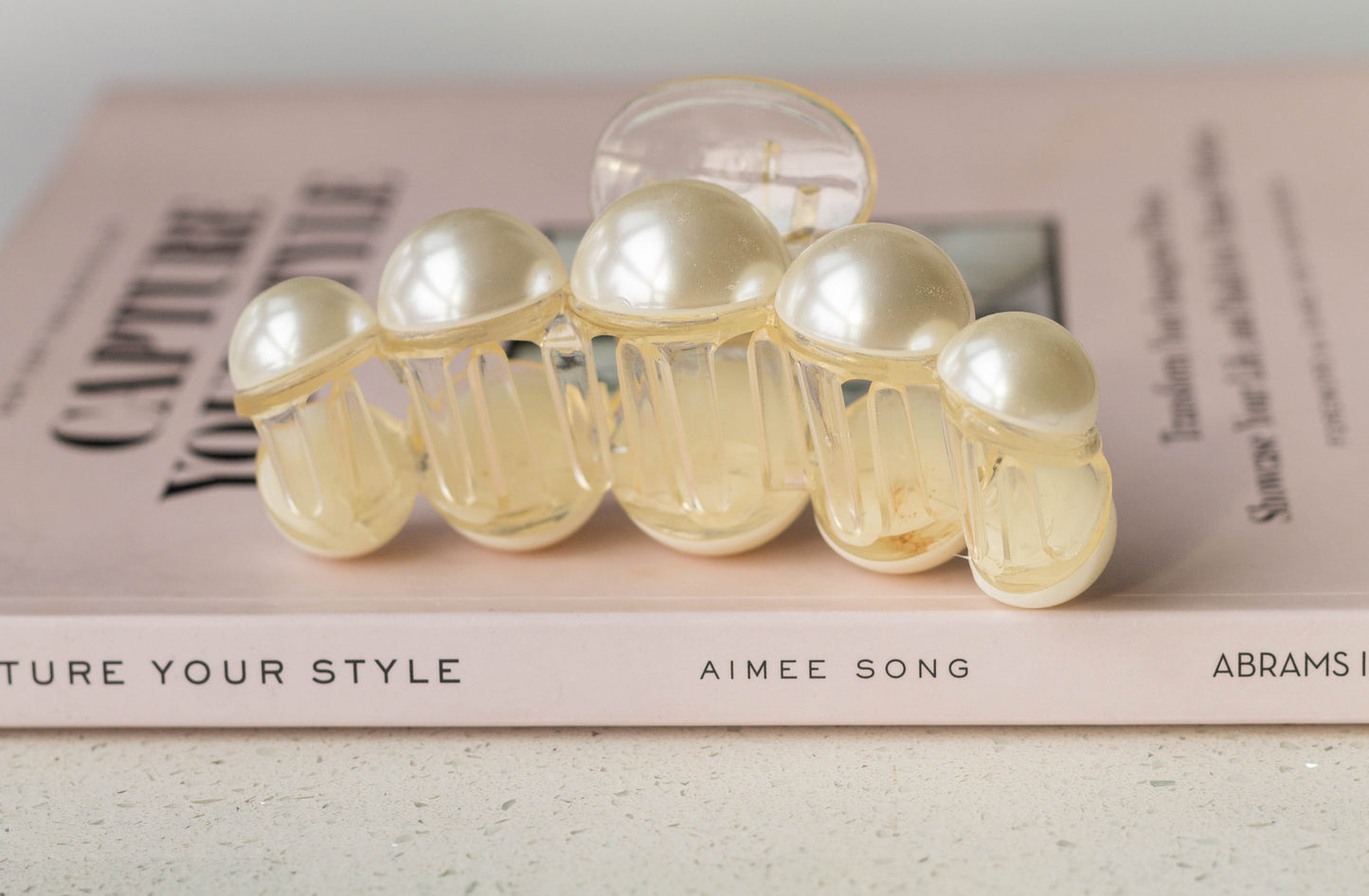 Pearl Hair Claw