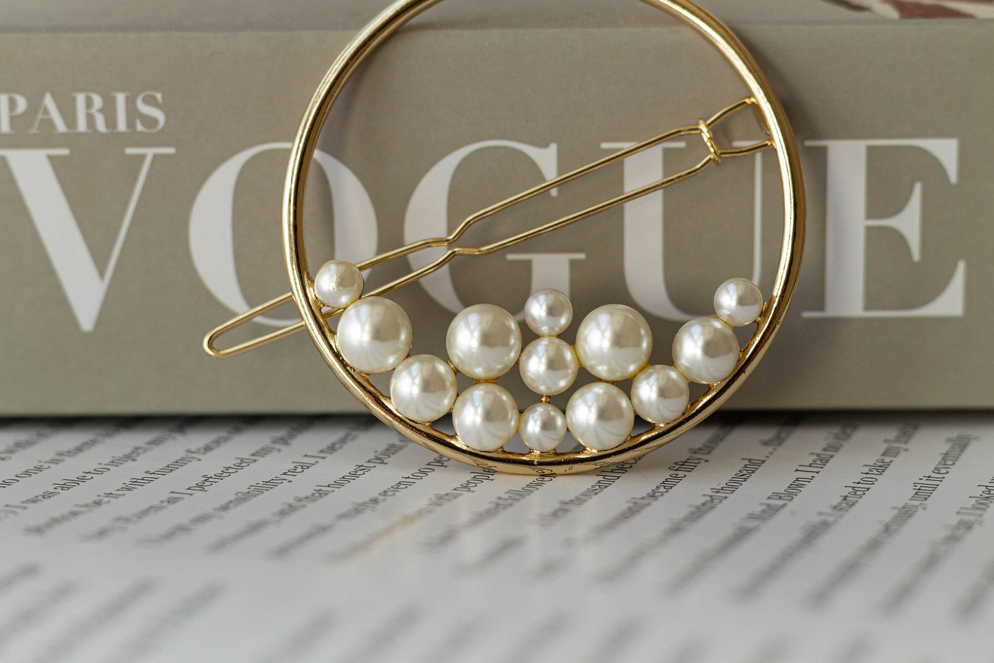 Minimal Metal Circle Hair Pin with Pearls