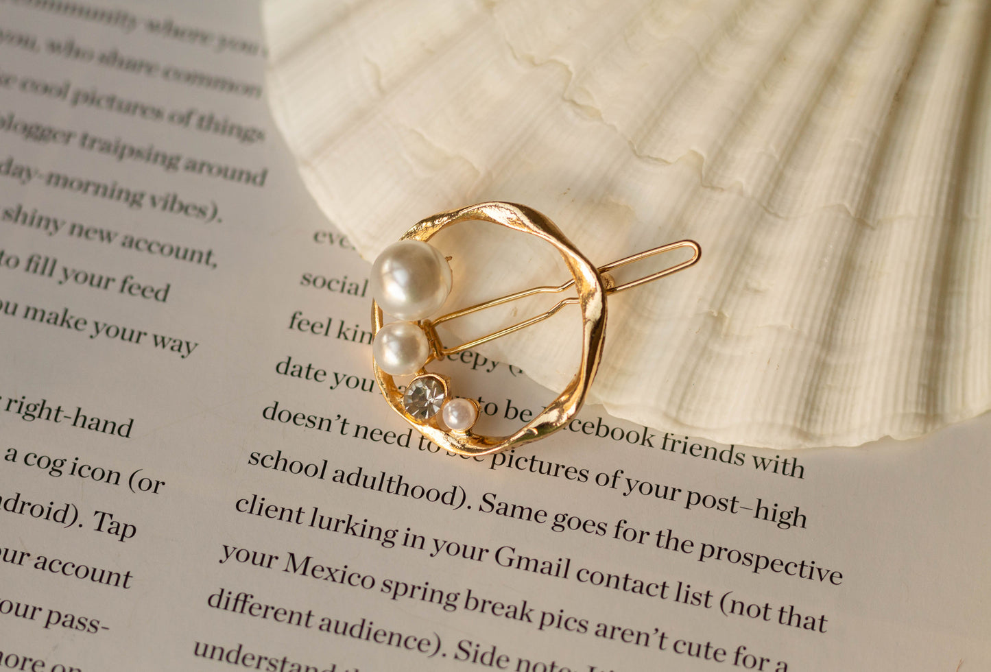 Mini Pearl Gem Circle Hairpin